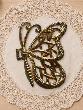 Mimi Di N Vintage Gold Tone Openwork Butterfly Belt Buckle Signed Designer